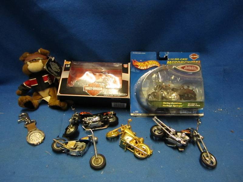 Lot of harley davidson collectables...