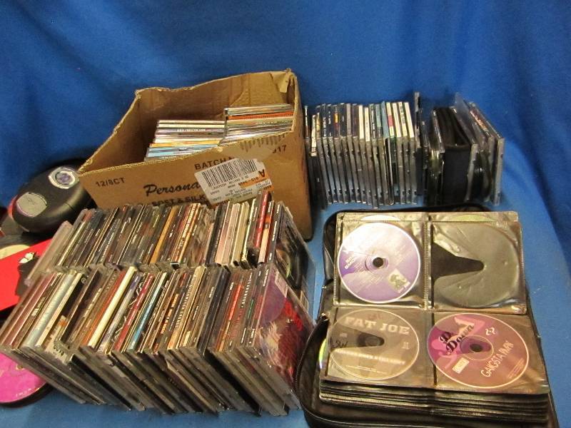 Large lot of CDs ...