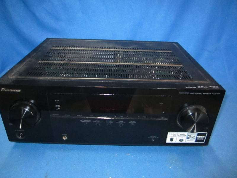 Pioneer stero receiver model VSX521...