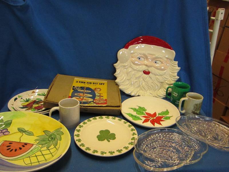 Lot of colloctor glassware and holi...