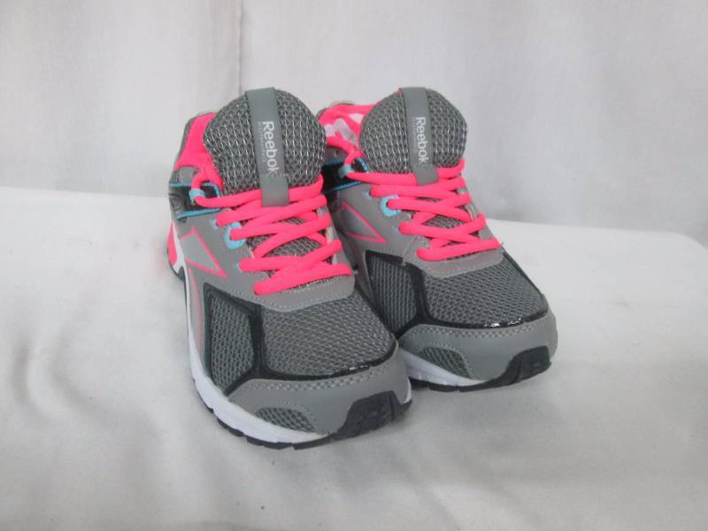 lot 55 image: Reebok Womens Quick Chase Running Shoe