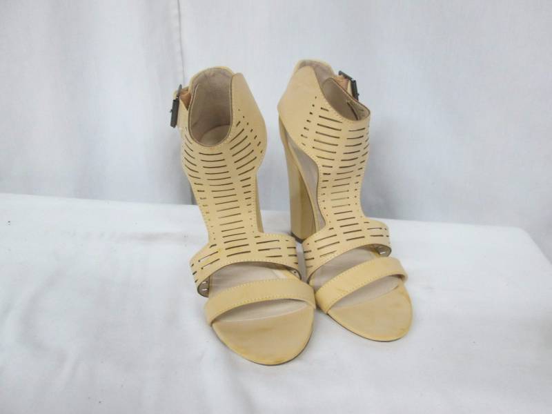 lot 61 image: Michael Antonio Womens Knoll City Sandal