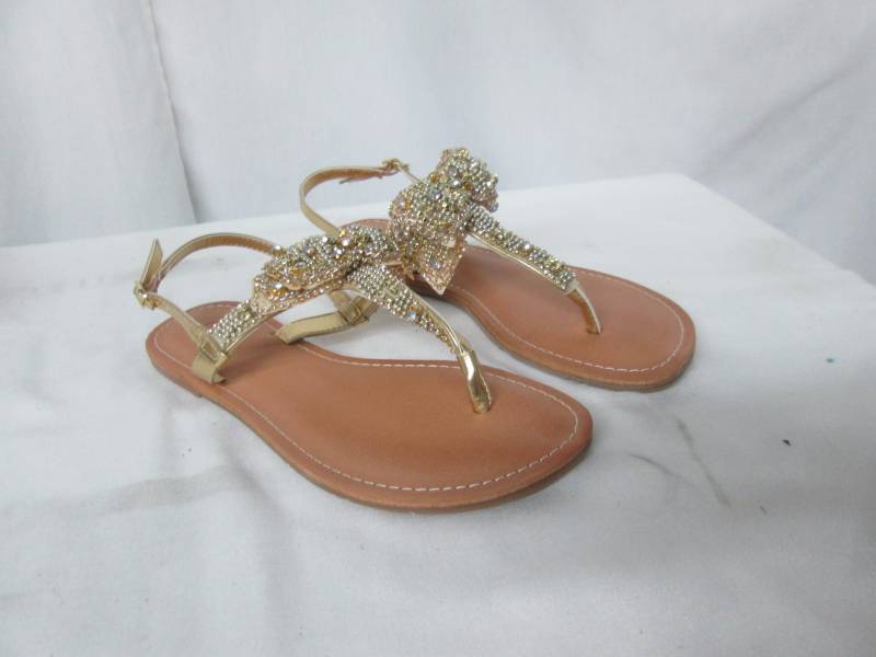 lot 62 image: Dolce Womens Sienna Jeweled Bow Thong Sandal