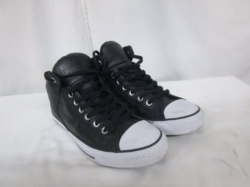 lot 54 image: Converse Mens Chuck Taylor All Star High Street Leather Mid-High Sneaker