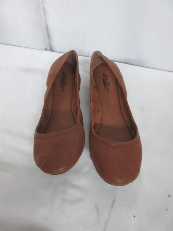 lot 56 image: Lucky Brand Emmie Ballet Flat - Wide