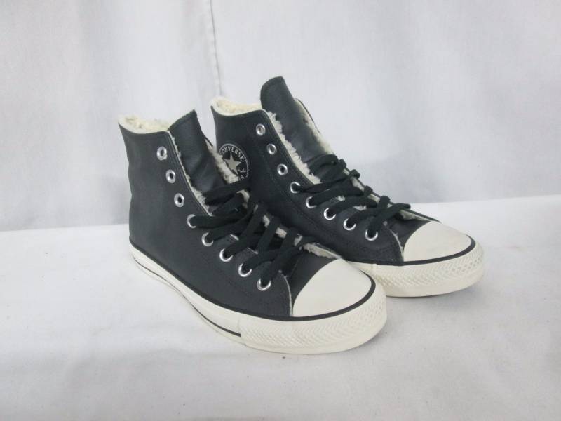 lot 51 image: Converse Unisex Chuck Taylor All Star Hi Sneakers