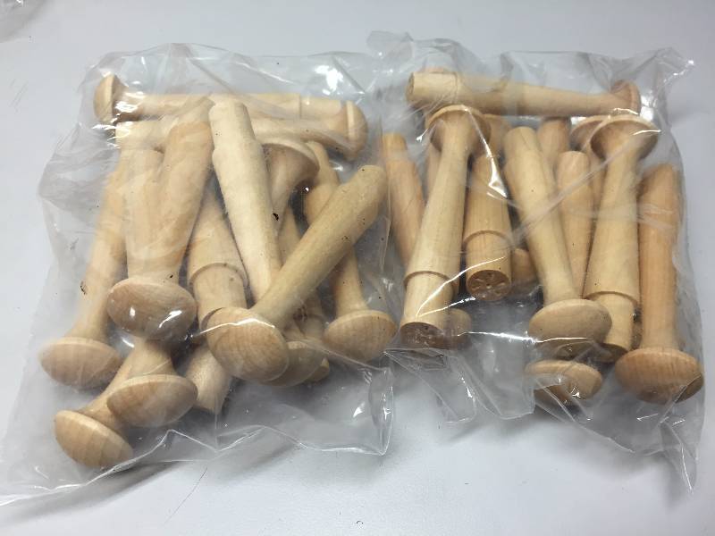 lot 16 image: 8 BAGS WOOD DOWELS (106)
