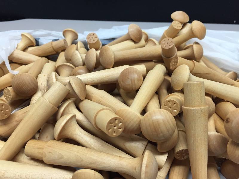 lot 17 image: 8 BAGS WOOD DOWELS (106)