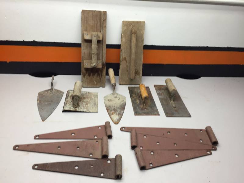 lot 24 image: ASSORTED HAND TROWELS, EDGERS, FLOATS, 2 METAL BOXES, HINGES