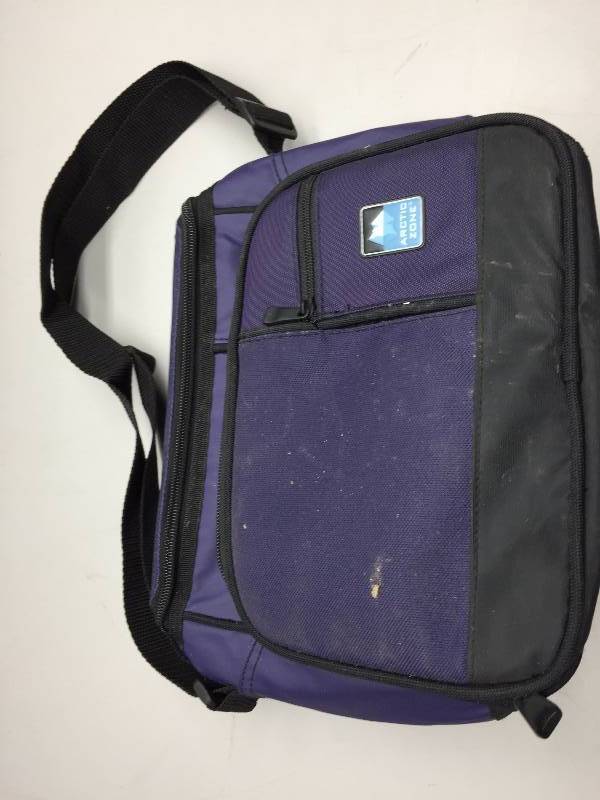 lot 41 image: 3 PAIR LEATHER GLOVES, CONVENIENCE NET, 2 516 BALL, CAMPING COT, ARTIC ZONE BAG, STEERING WHEEL COVER