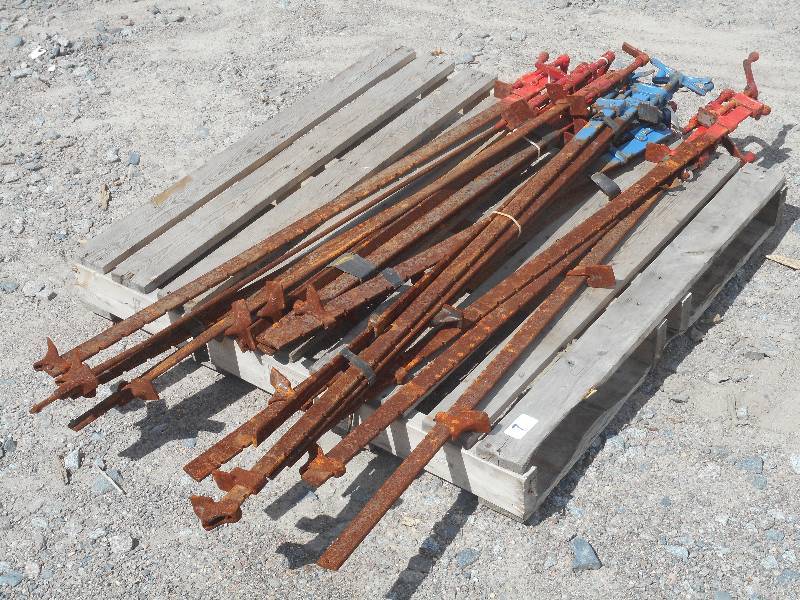 lot 7 image: Pallet Of (17) 4ft Steel Bar Clamps...