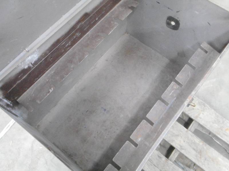 lot 20 image: 36 Industrial Steel Cargo Box ...