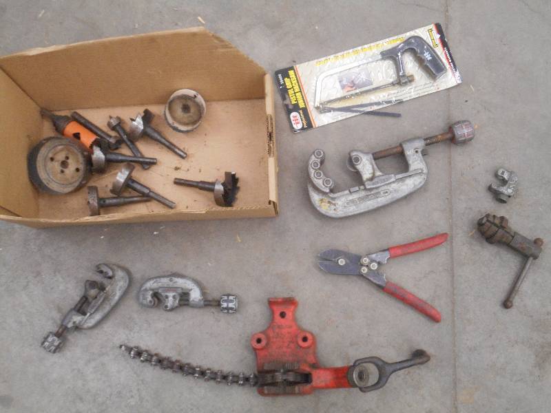 lot 31 image: Box Of Assorted Pipe Cutters, Drill...