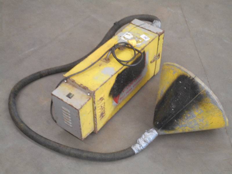 lot 34 image: WidderVac Commervcial 120Volt Spot ...