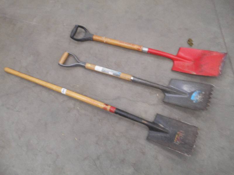 lot 44 image: Lot Of (3) Shingle Removal Shovels ...