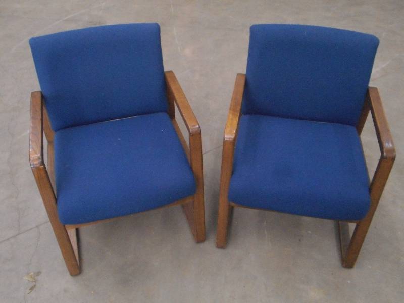 lot 57 image: (2) Matching Wood-Frame Cushioned C...