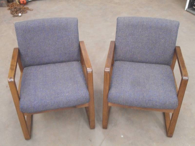 lot 59 image: (2) Matching Wood-Frame Cushioned C...
