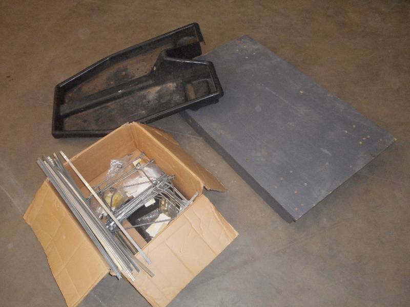 lot 100 image: Lot Of 3x4 Rolling Floor Platfor...