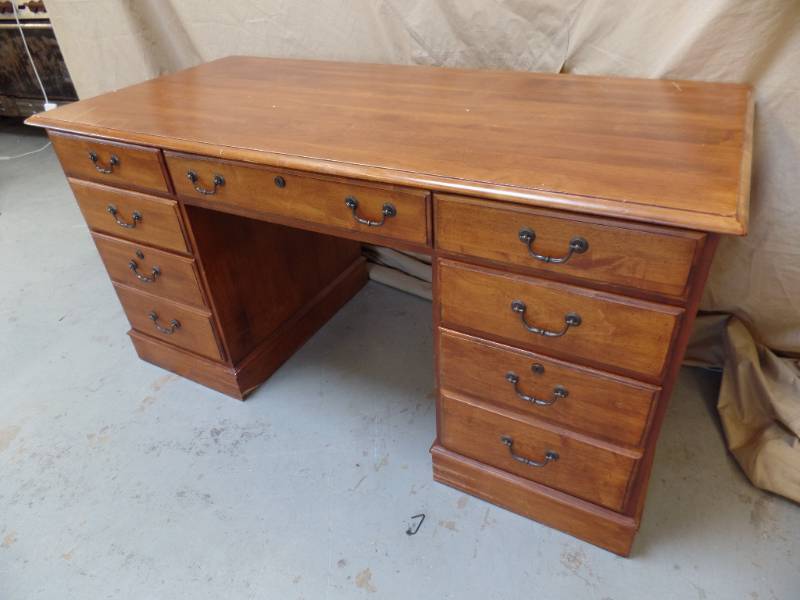 Traditional Desk