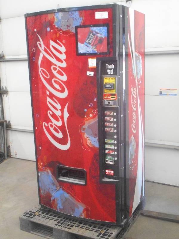 lot 1 image: Dixie-Narco 9-Selection Pop Bottle Vending Machine
