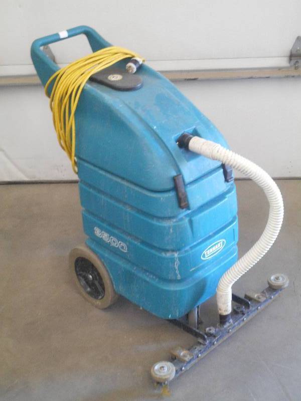 lot 4 image: Tennant 3500 Industrial 120Volt Flo...