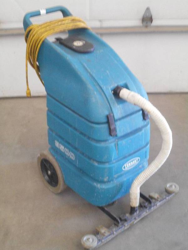 lot 5 image: Tennant 3500 Industrial 120Volt Flo...