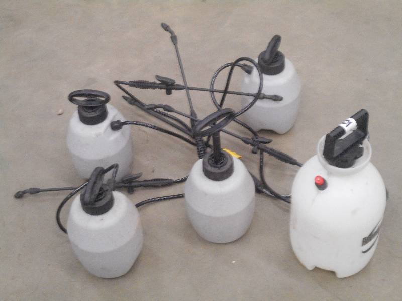 lot 10 image: Lot Of (5) Pump Sprayers---(1) 2-Ga...