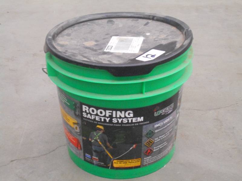 lot 12 image: UpGear Roofing Safety System Harnes...
