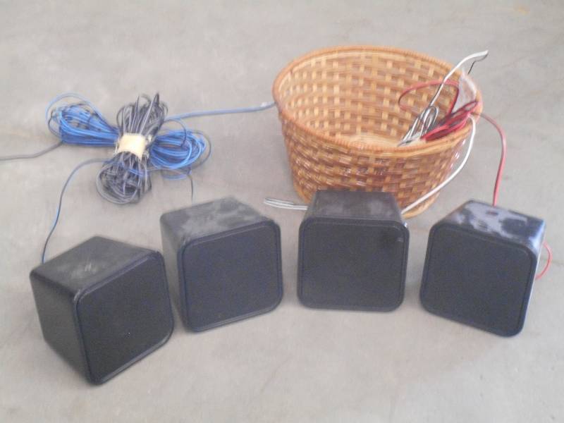 lot 15 image: (4) RCA RTD325W Stereo Speakers ...