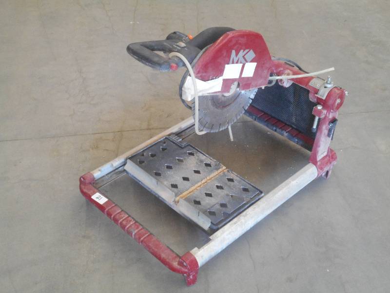 lot 21 image: MK 120Volt Wet Diamond Saw, Works ...