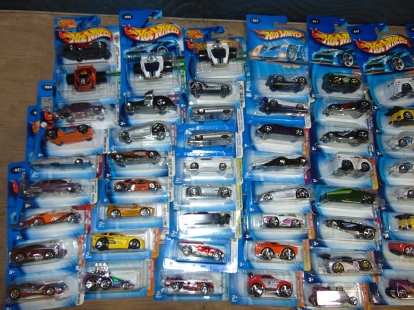 Large Variety of Hot Wheels