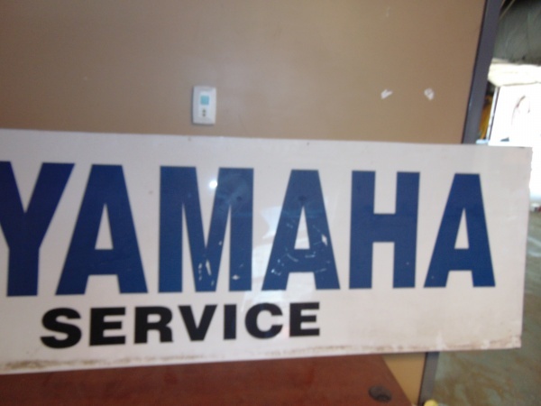 Plastic Yamaha Service Sign