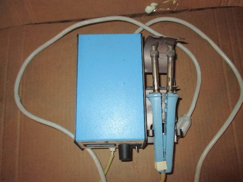 Plato V-125 Hot Grips Desoldering Station