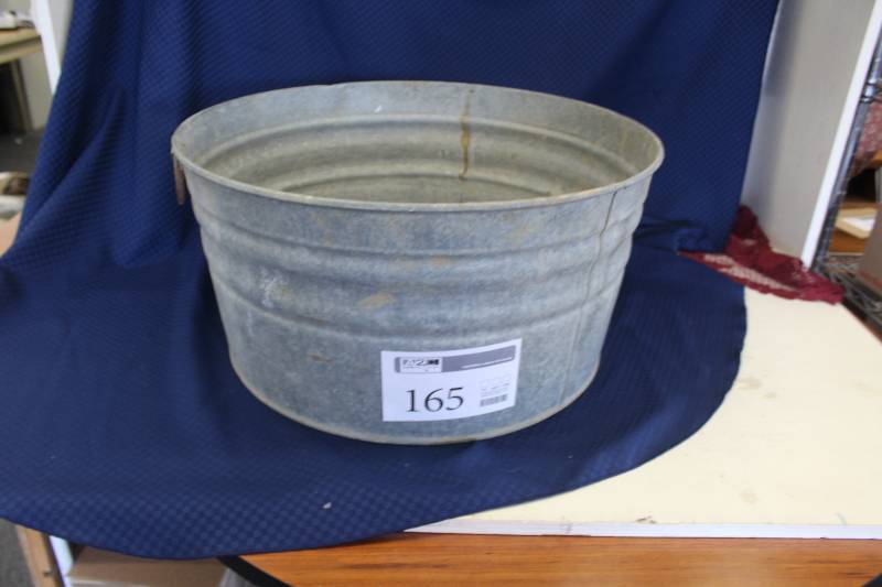 lot 165 image: Large Steel Water Barrel
