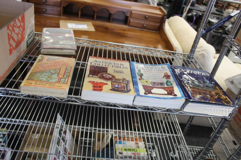 lot 218 image: Box Lot of Books On Antiques