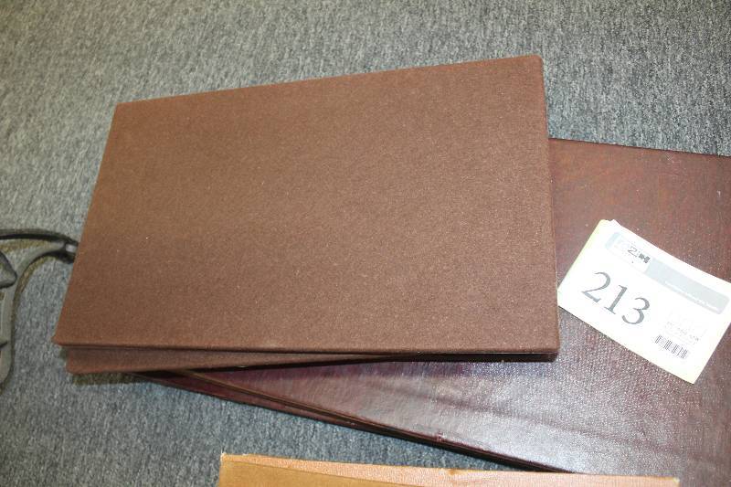 lot 213 image: Dining Table Pad