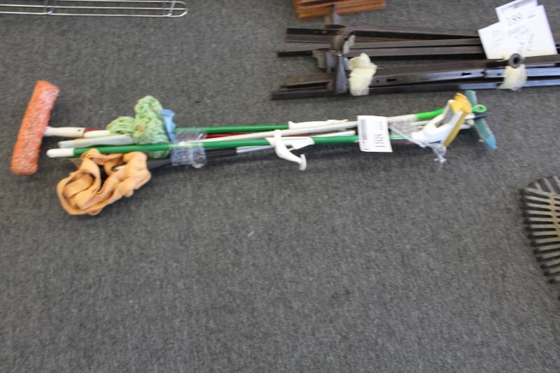 lot 188 image: Lot of Cleaning Mops