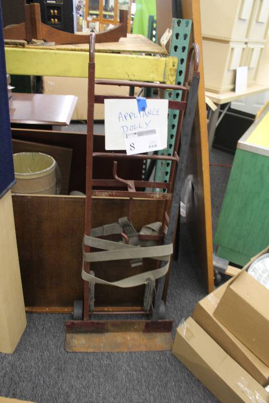 lot 8 image: Appliance Dolly w Straps
