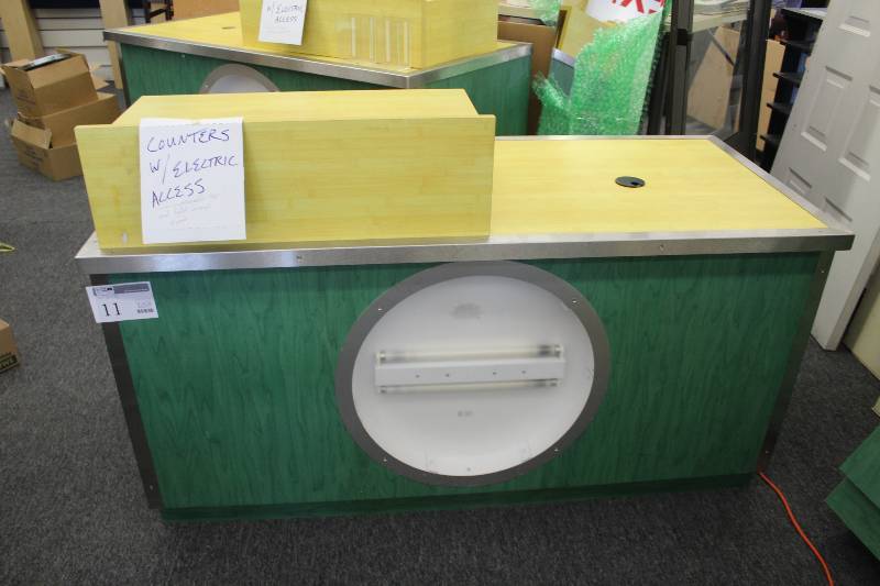 lot 11 image: Modular Counter Top w Electrical Access