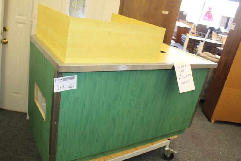 lot 10 image: Modular Counter Top w Electrical Access