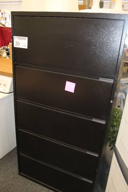 lot 20 image: 4-Drawer Lateral File Cabinet