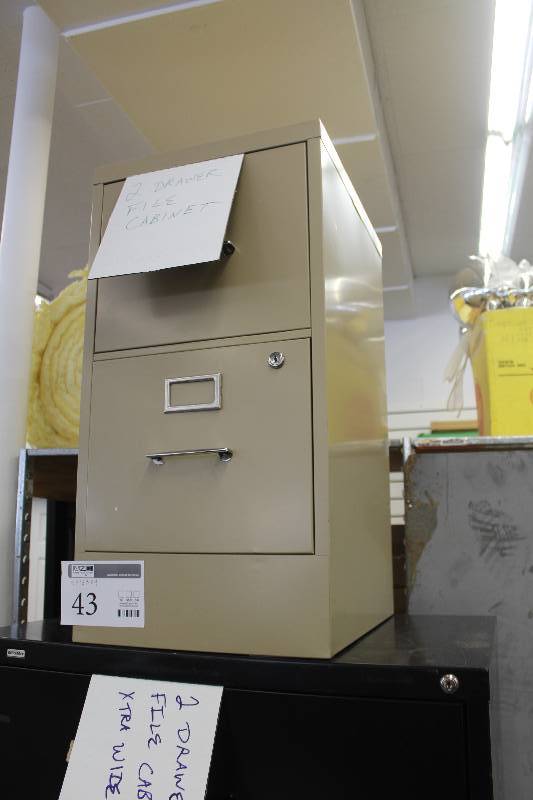 lot 43 image: 2-Drawer Metal File Cabinet