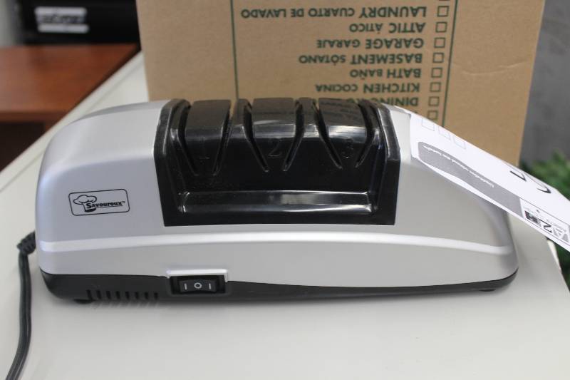 lot 65 image: Savoureux Knife Sharpener