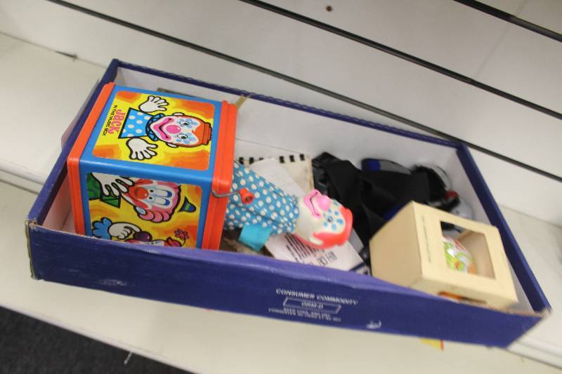 lot 101 image: Lot of Toys, Electronics