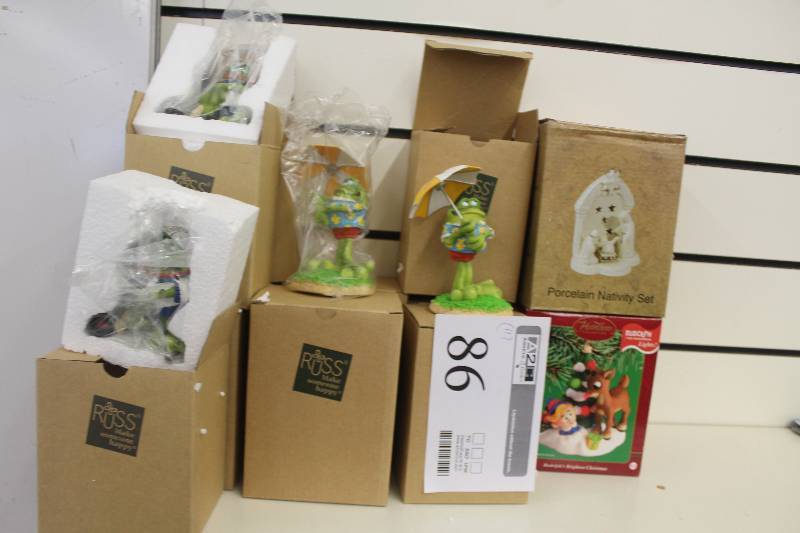 lot 86 image: Lot of (11) Toadily Yours Figurines