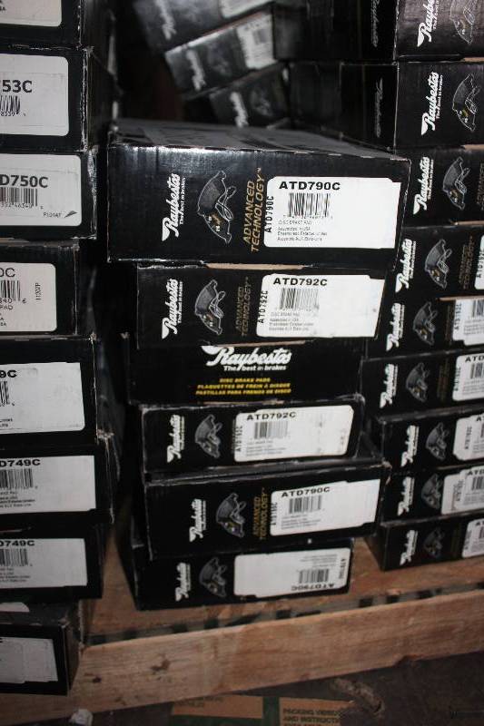 lot 186 image: Lot of (6) Raybestos Disc Brake Pads New In Box Includes ATD790C, ATD792C