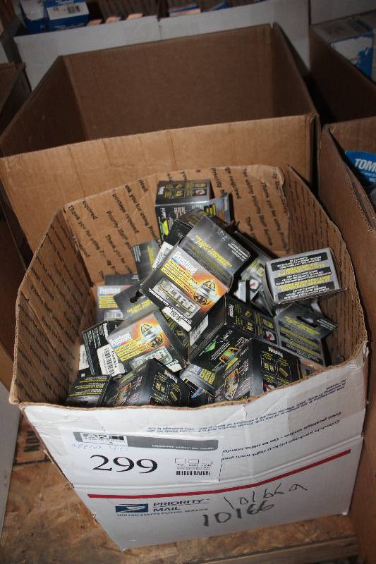 lot 299 image: Lot of (Approximately 40) Prestone Thermostat New In Box Includes 750-180, 751-185, 762-180, 785-195