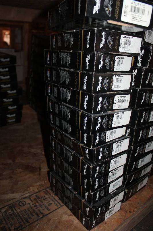 lot 465 image: Lot of (13) Raybestos Disc Brake Pads New In Box Includes ATD711C, ATD729C, ATD726C