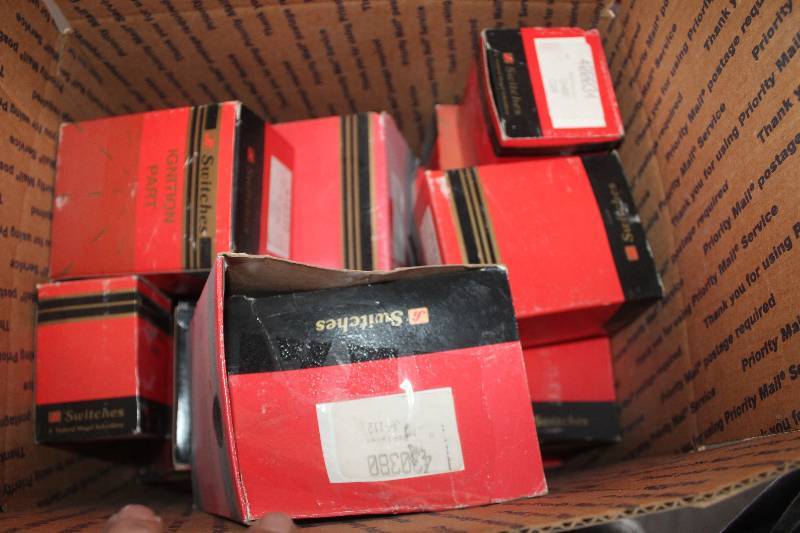 lot 522 image: Lot of (Approximately 15) Switches Automotive Parts New In Box Includes 410339, 400034, 430380