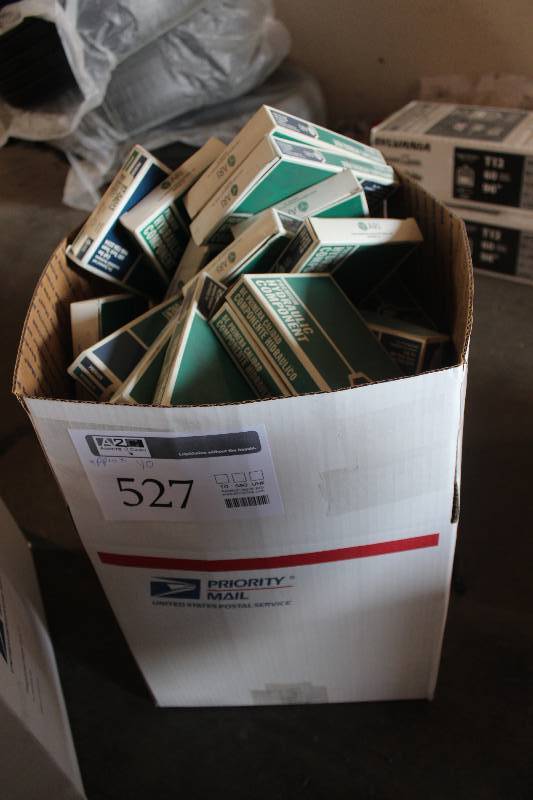 lot 527 image: Lot of (Approximately 40) ARI Hydraulic Parts New In Box Includes 87-04013, 87-16023, 87-10008